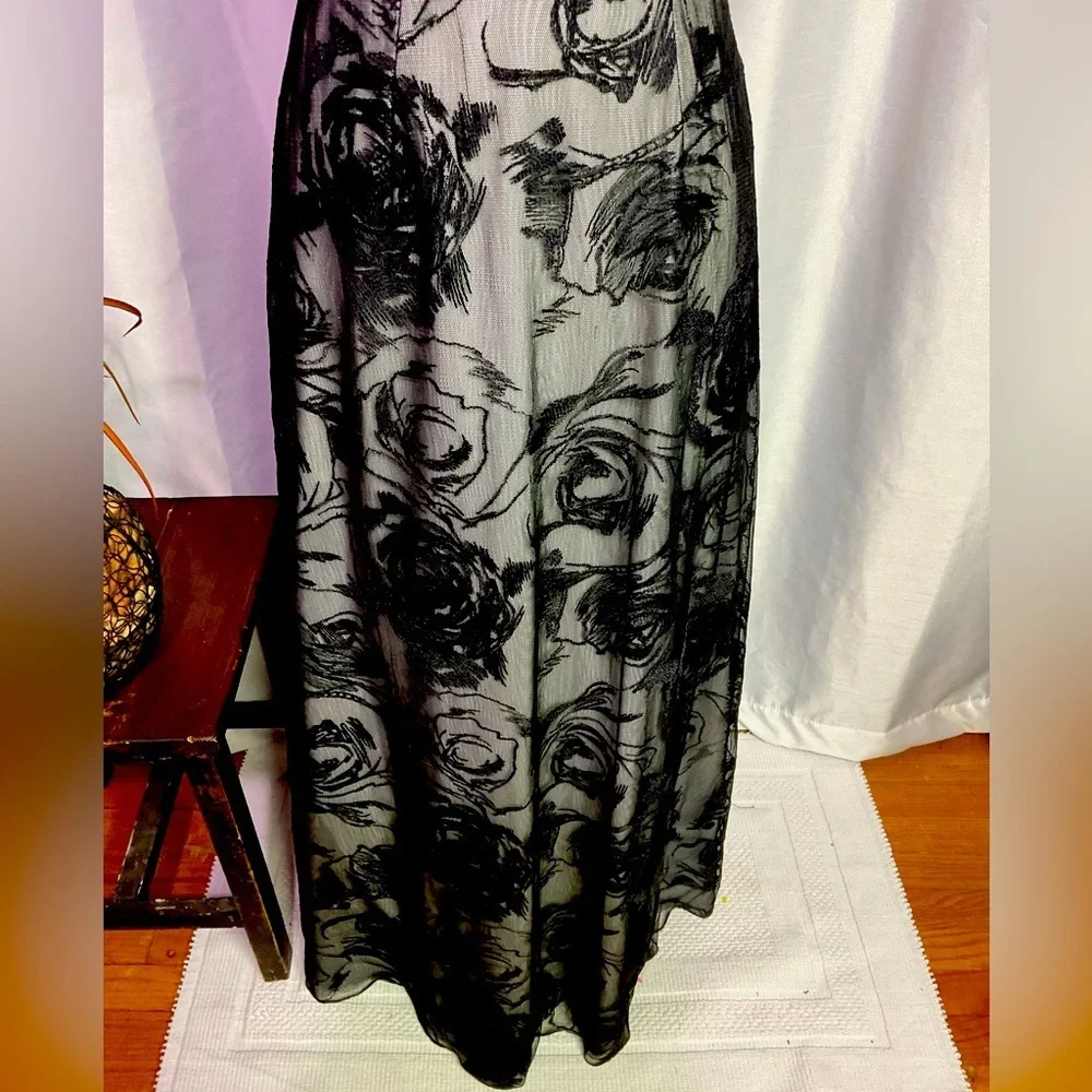 Aiden Mattox  Black Gown - Picture 5 of 14